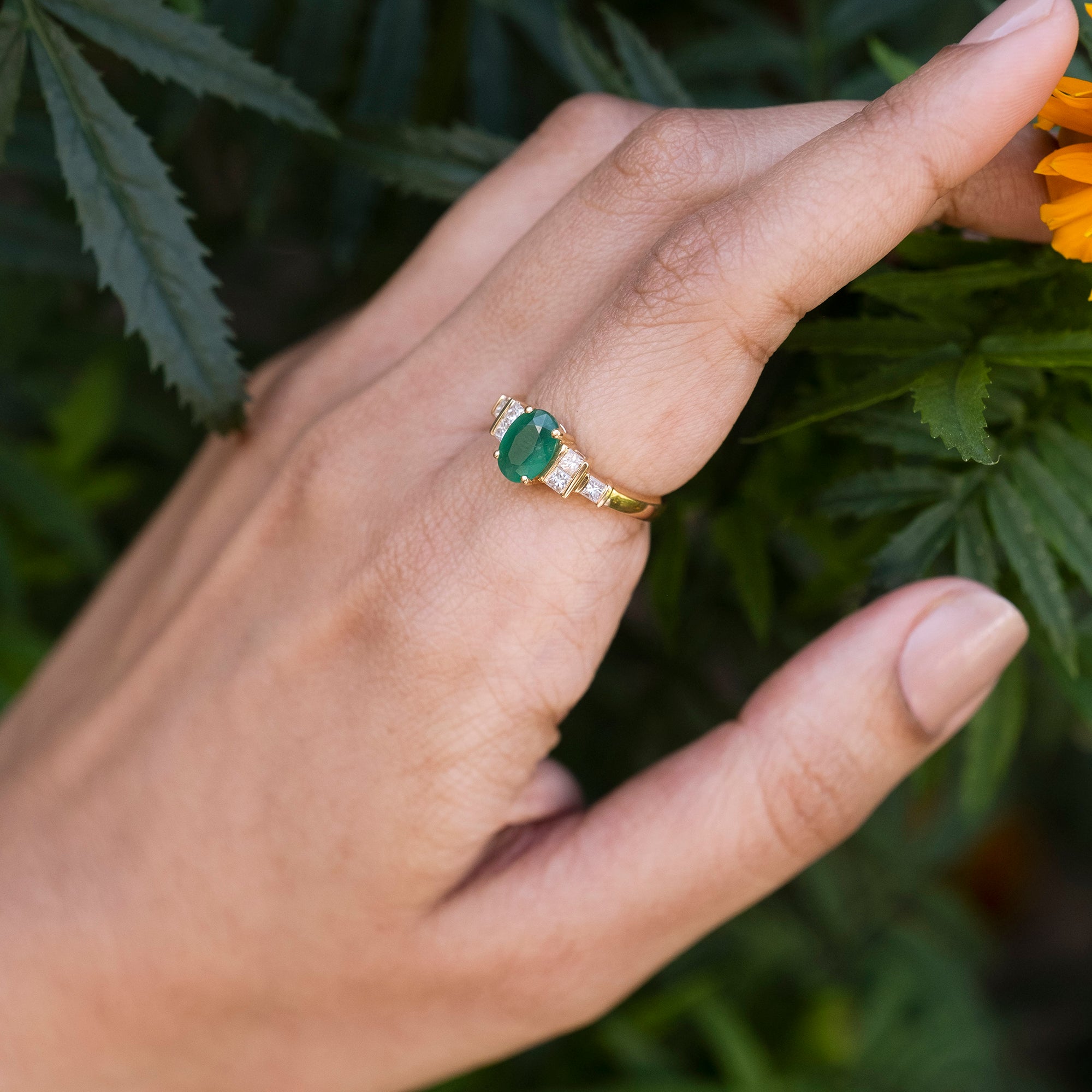 Real 18k Yellow Gold 7 Stone Ring With 7x4mm Emerald IGI Certified Diamond Wedding Rings